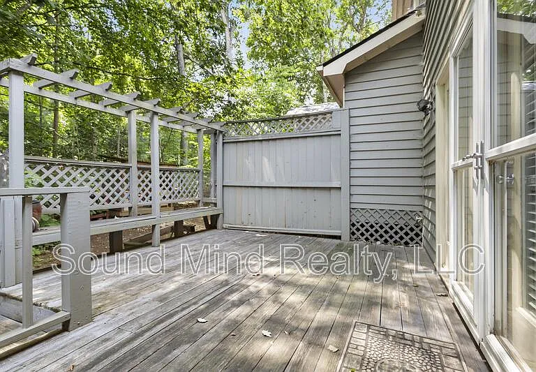 112 Lomond Ln — Photo 33