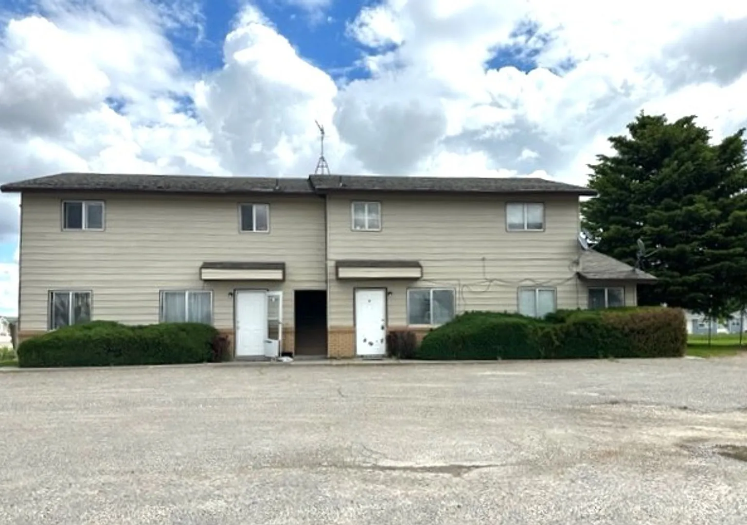 172 Spring Creek Pkwy — Photo 1