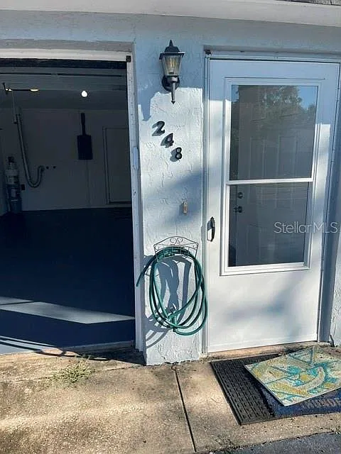 2 bed, 2.0 bath, 712 sqft, $1,990 — Photo 2