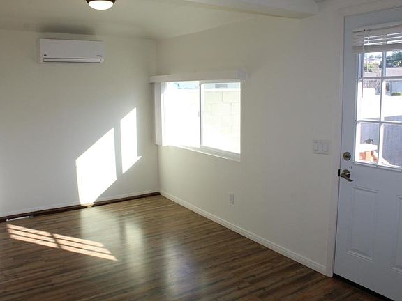 3rd image of 222 1/2 E California Ave