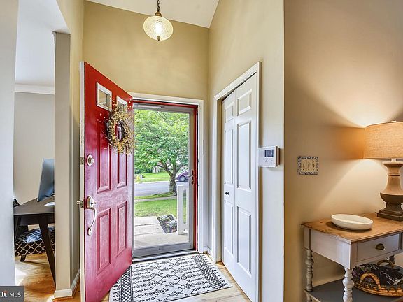 4th image of 1288 Doubleday Dr
