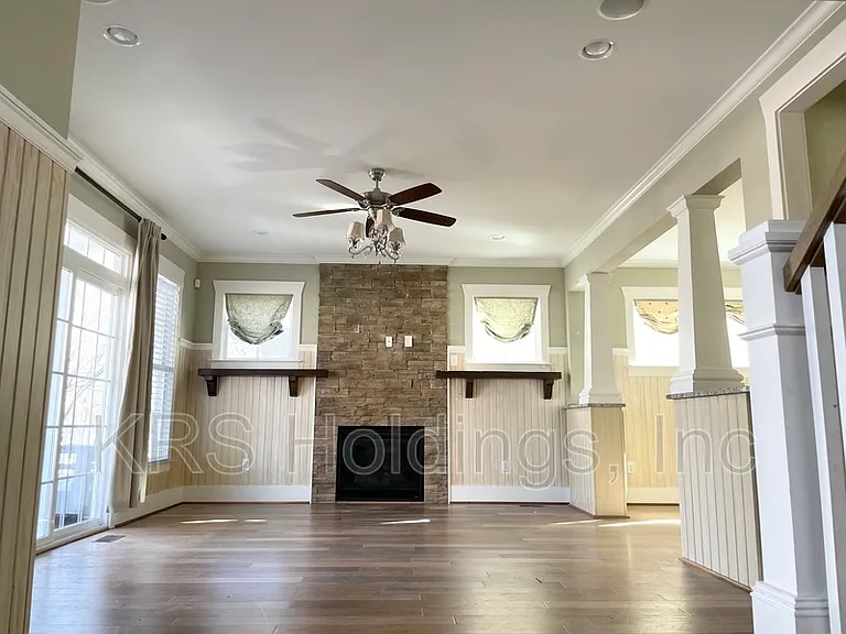 2604 E Pembroke Ave — Photo 21