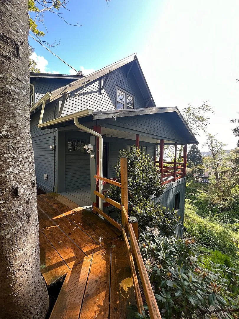 334 Grand Ave, Astoria, OR 97103 — Photo 1