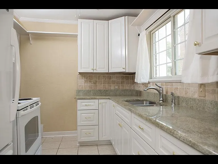 2614 Belmont Blvd #2 — Photo 3