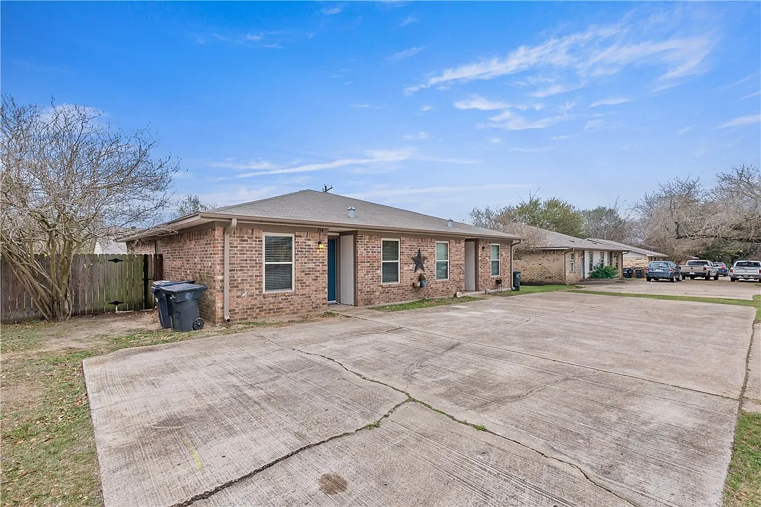 Building Photo - 714 San Benito Dr