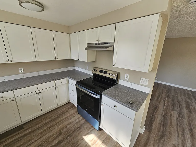 2537 Wilark Dr NW — Photo 9