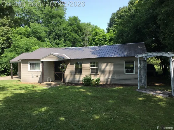 6196 Marlette St, Marlette, MI 48453