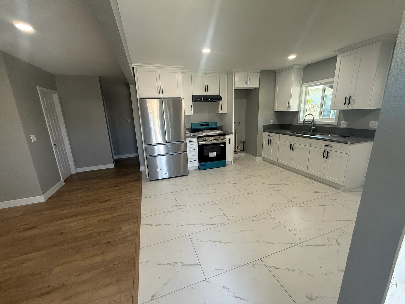 2 bed, 1400 sqft, $3,000 — Photo 3