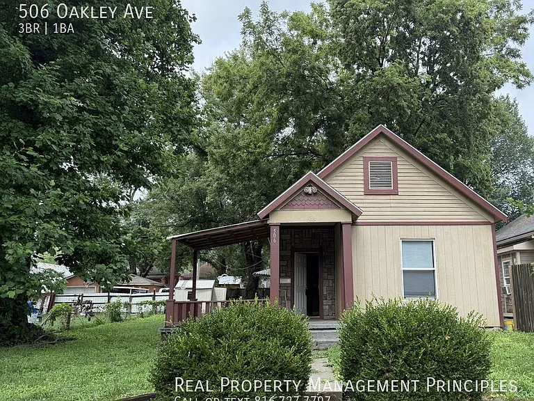 506 Oakley Ave — Photo 1