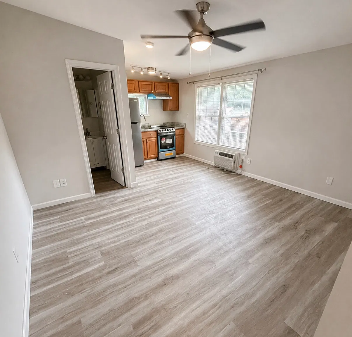 1 bed, 450 sqft, $1,650 — Photo 1