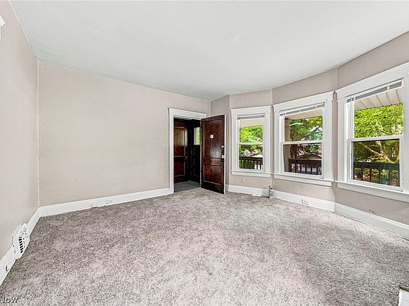 4th image of 9704 Yale Ave