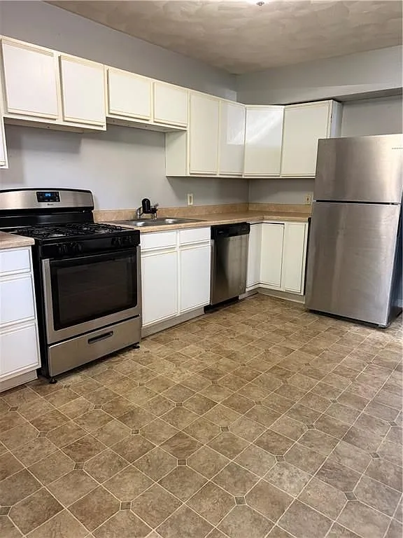 1 bed, 1.0 bath, 713 sqft, $1,500 — Photo 3