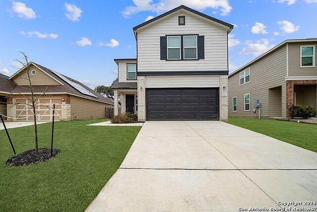 1st image of 15321 Sherwin Oak