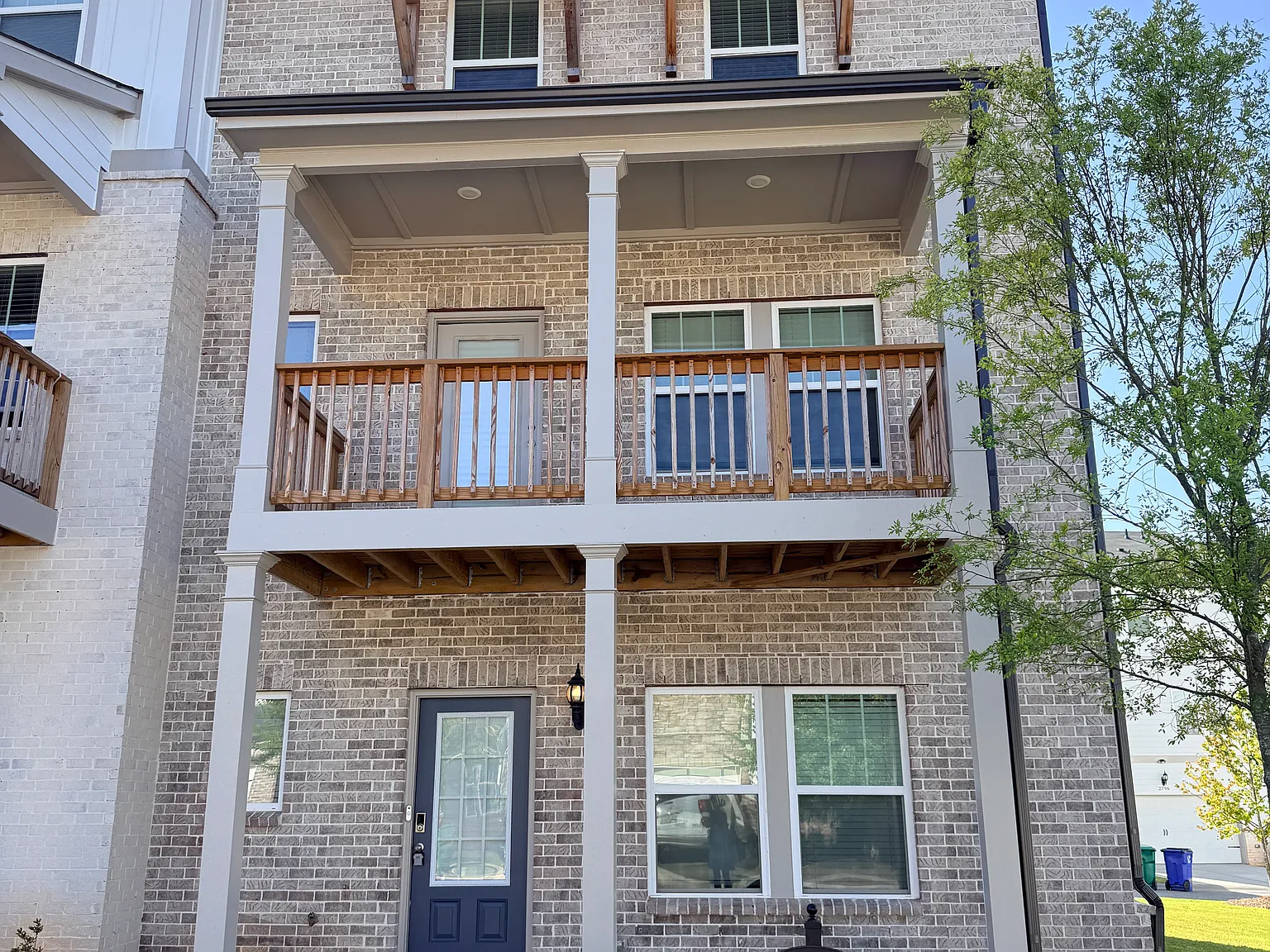 4 bed, 3.5 bath, 2386 sqft, $2,750 — Photo 2