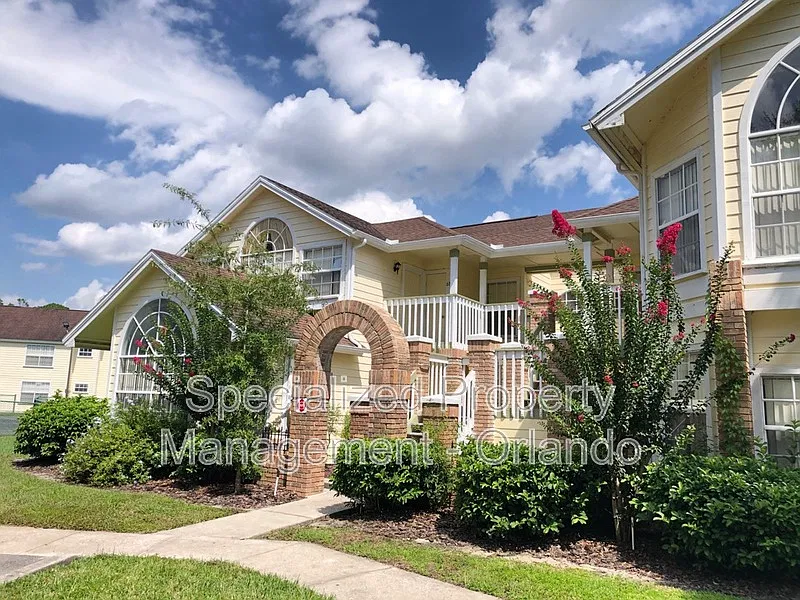 3 bed, 2.0 bath, 1400 sqft, $1,600 — Photo 1