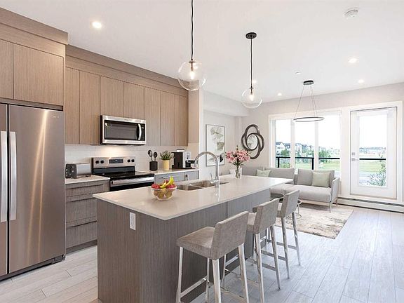 2nd image of 60 SE Skyview Ranch Rd NE #2213