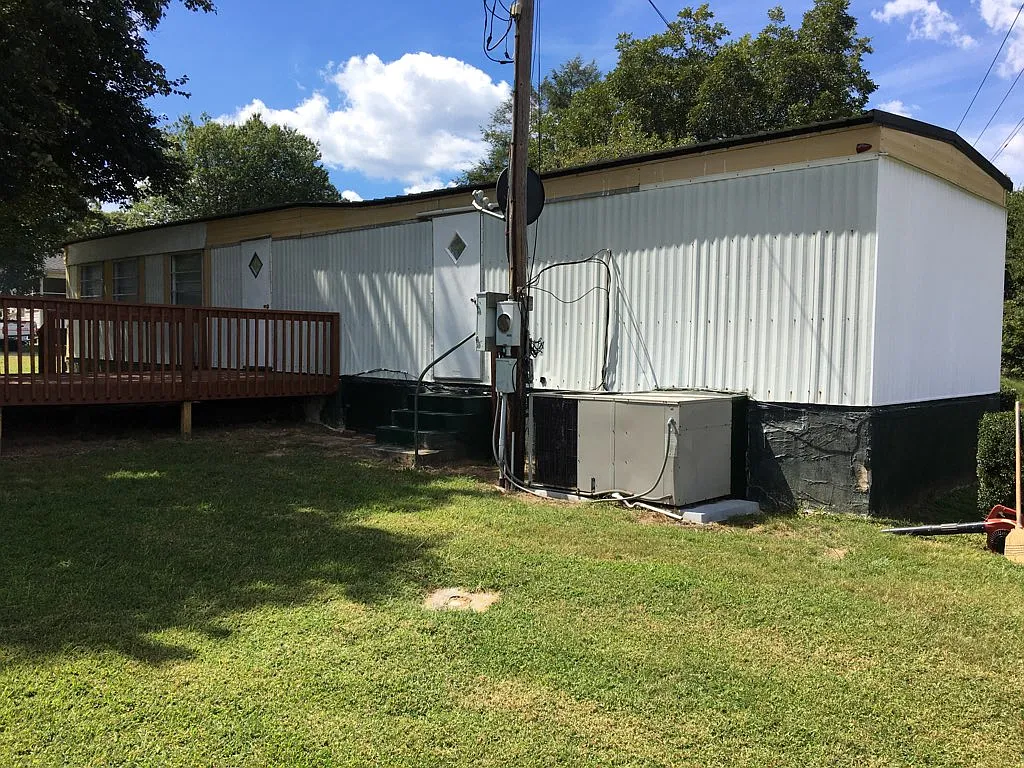 2 bed, 720 sqft, $950 — Photo 3