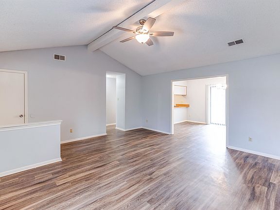 5th image of 6378 Treadway Trl