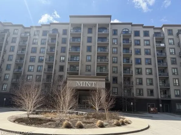 2490 Old Bronte Rd #730, Oakville, ON L6M 0Y5