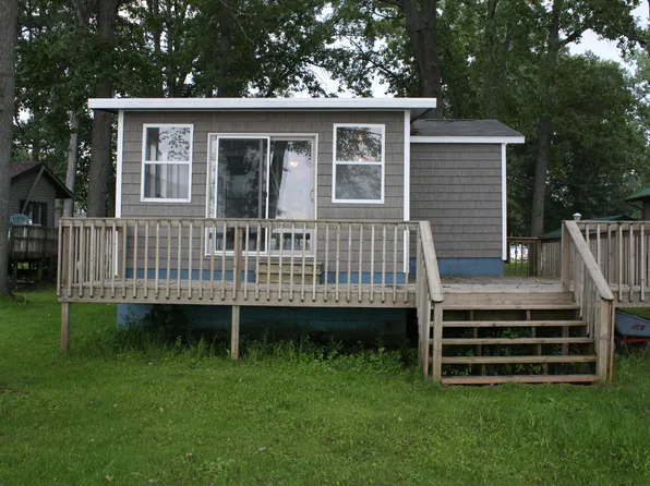 1110 Brooks Rd, Hastings, MI 49058