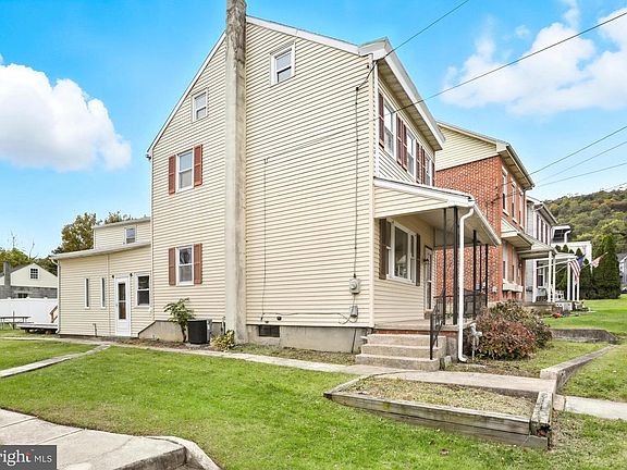 4th image of 3024 Oley Turnpike Rd