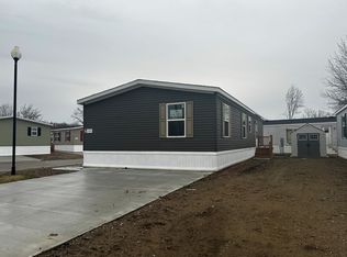 10408 Middle Ln, Casco, MI
