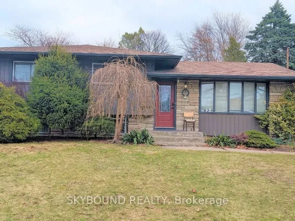 4470 Pinedale Dr, Niagara Falls, ON L2E 6M5