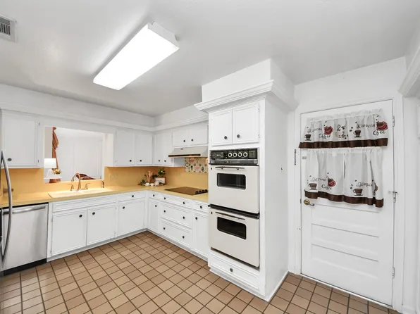 6523 Oakland Hills Dr, Houston, TX 77069