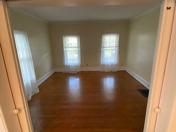 3rd image of 19 Dix Ave #A