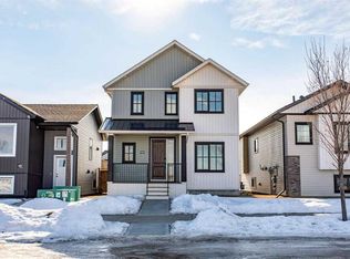 44 N Oxford Blvd, Penhold, AB T0M1R0