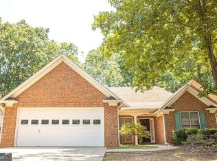 550 Creek Stone Ln, Stone Mountain, GA 30087