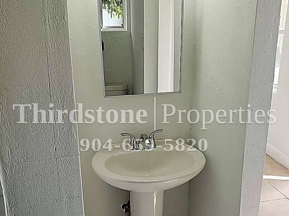 5th image of 1239 NE 110th St APT 6