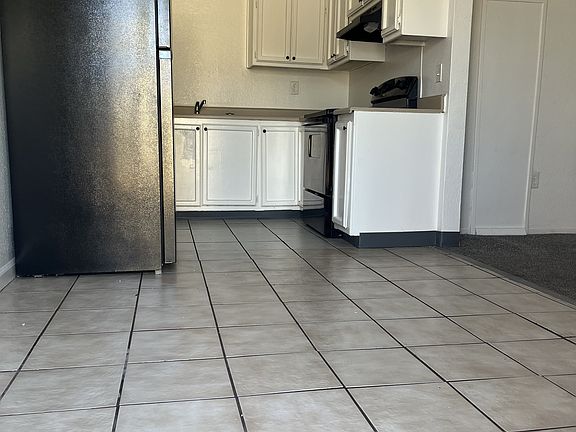 3rd image of 1115 Holly Ave APT B