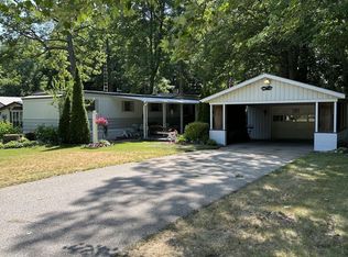 8417 Robinhood Dr, Montague, MI 49437