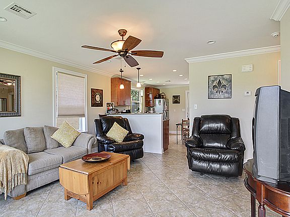 2nd image of 932 Florida Blvd