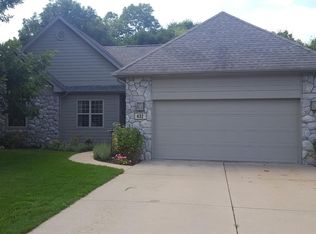 432 River Woods Dr, Flushing, MI