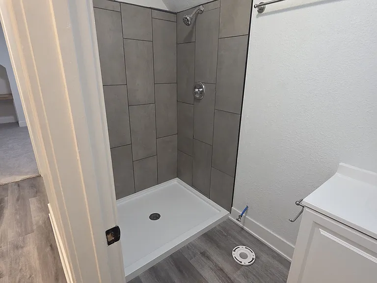 3222 E 11th St — Photo 5