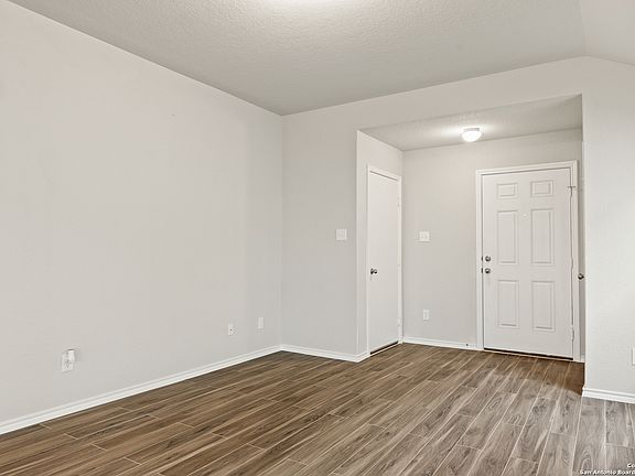 5th image of 10831 Randolph Way