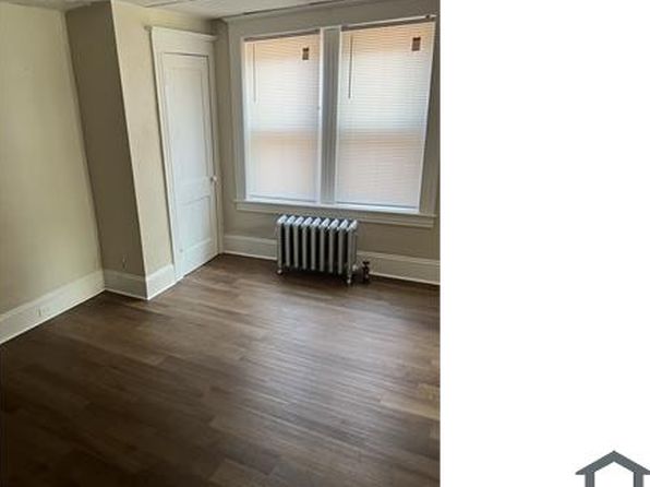 90 High St #4R