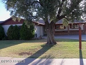 5th image of 13808 N 33rd Dr