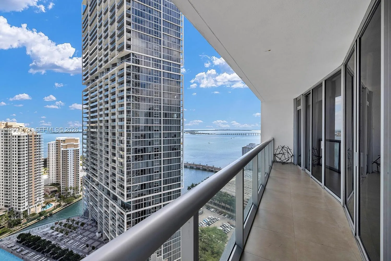 Icon Brickell Condo — Photo 2