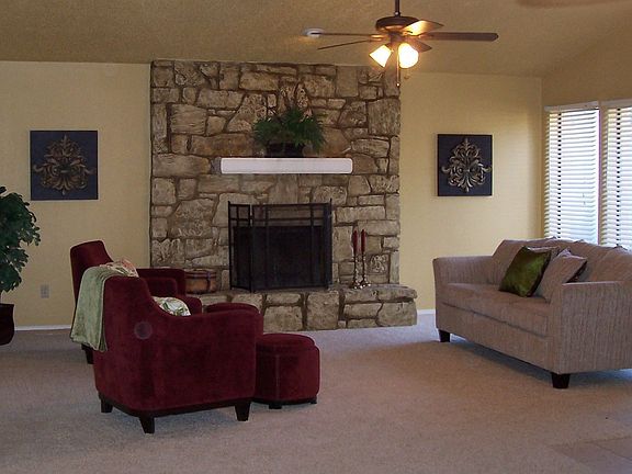 Livng area with vaulted ceiling