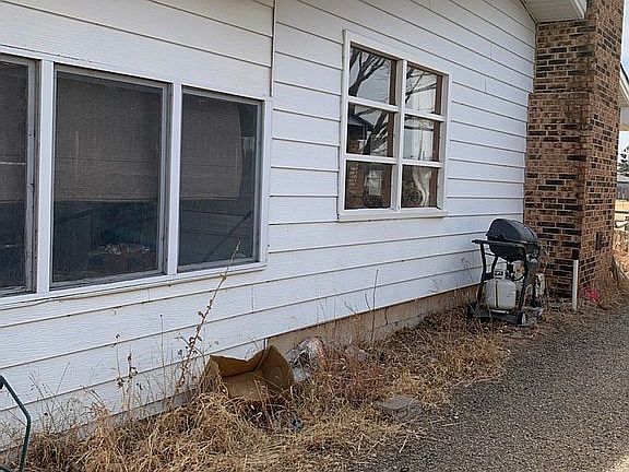 3rd image of 905 S Cornell Ave