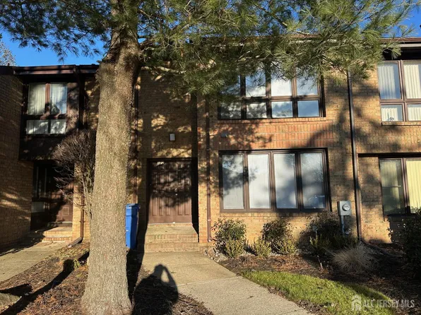 172 Nathan Dr, North Brunswick, NJ 08902