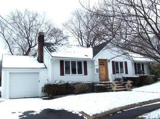 9 May St, Marblehead, MA 01945