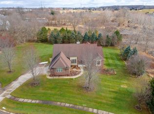 1843 Teakwood Dr, White Lake, MI 48383