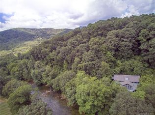 240 Coventry Ln, Burnsville, NC 28714