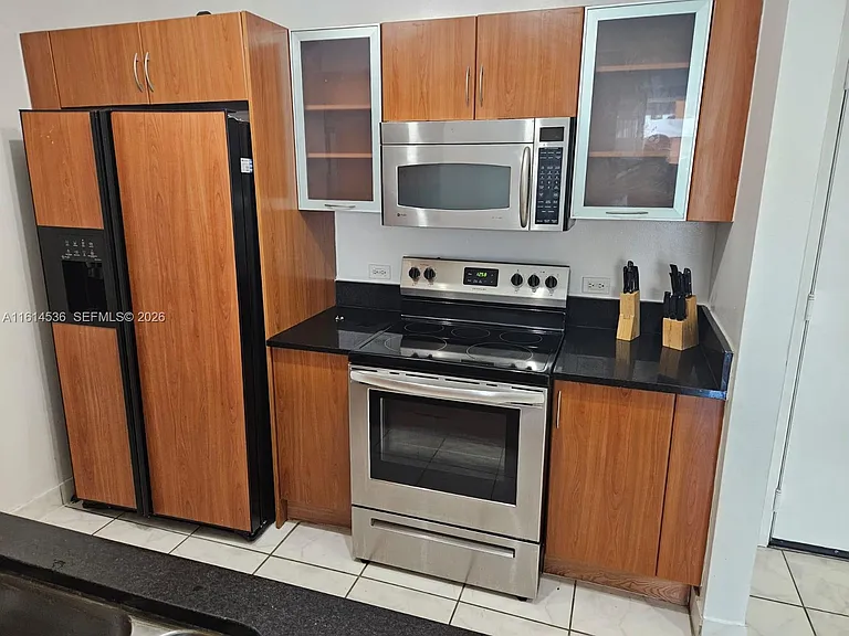 2775 Ne St #187 — Photo 5