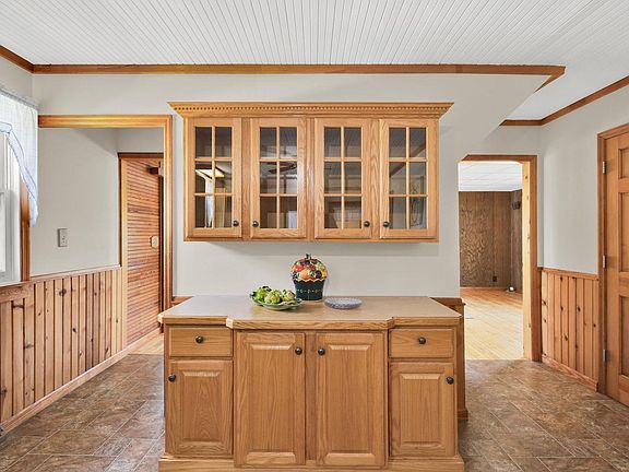 5th image of W1852 Washington ROAD