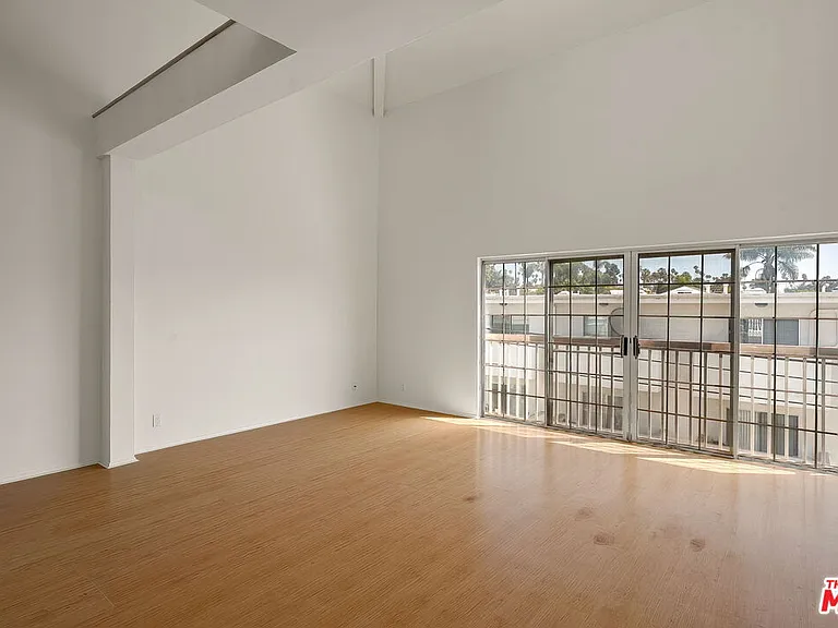 923 Euclid St #302 — Photo 8